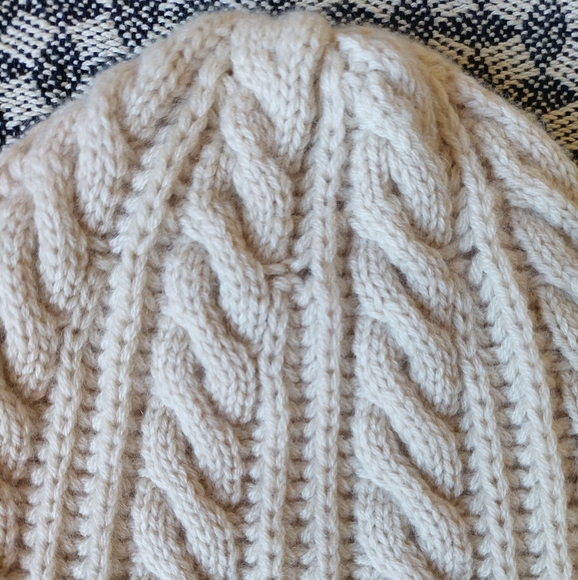 Joie cashmere / wool blend knit hat. - Picture 10 of 11